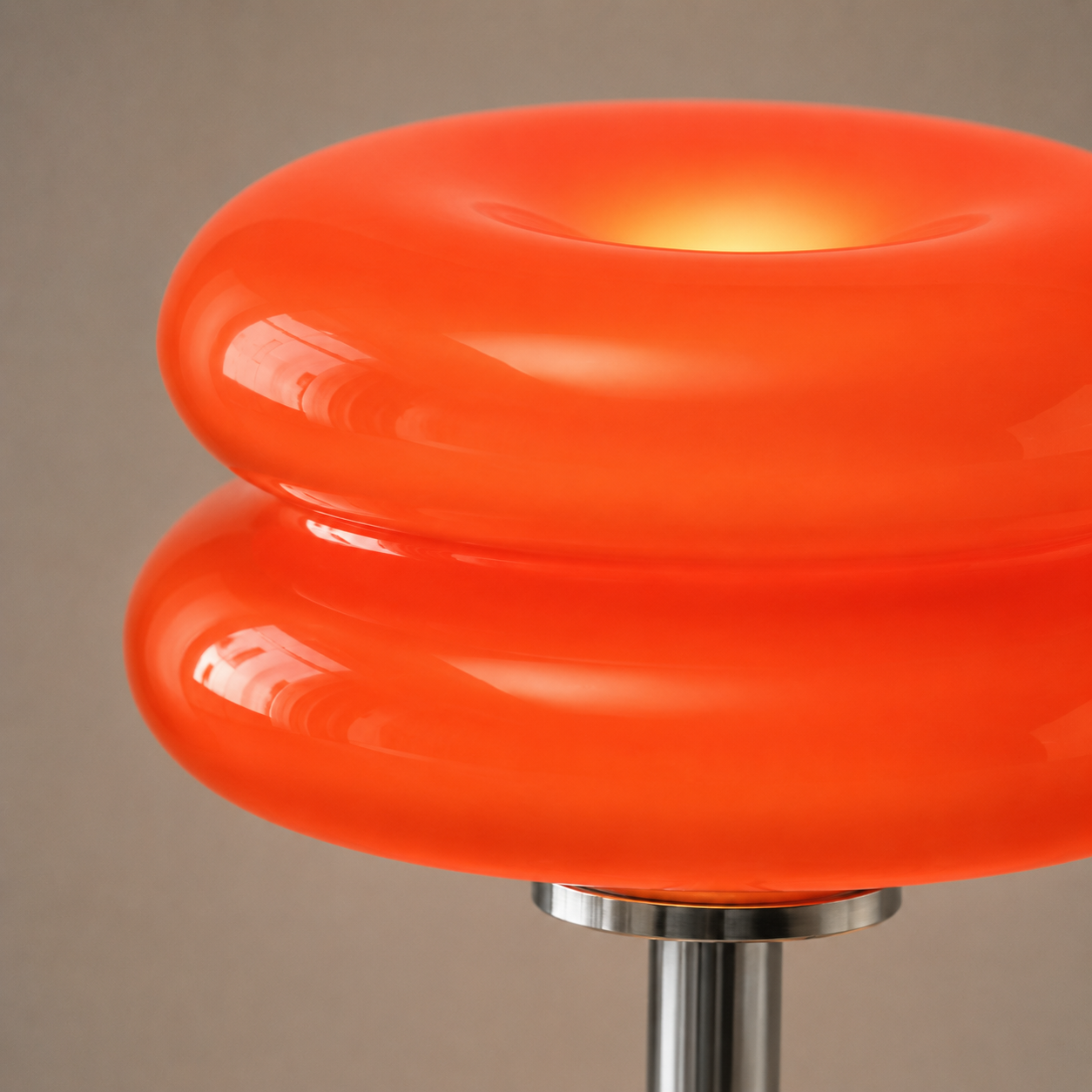 Vaelus Helix | Retro Biomorphic Accent Light