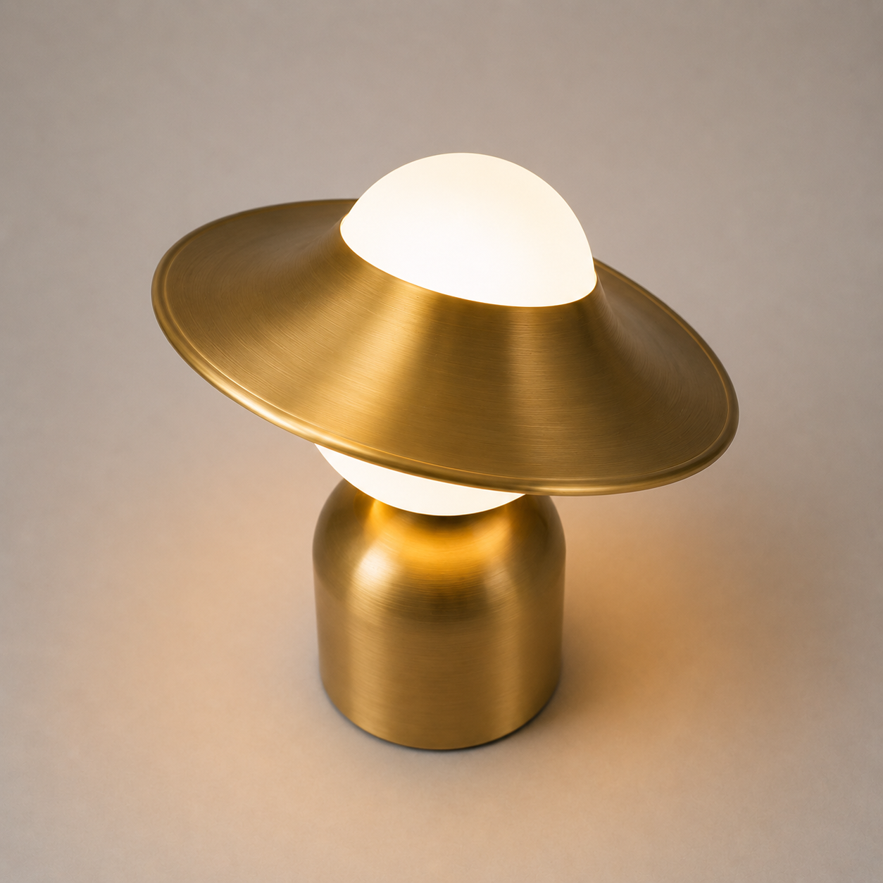 Vaelus Saturn | Architectural Orb Accent Light