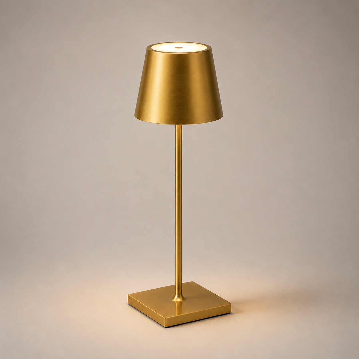 Vaelus Mesa | Architectural Cordless Desk Lamp