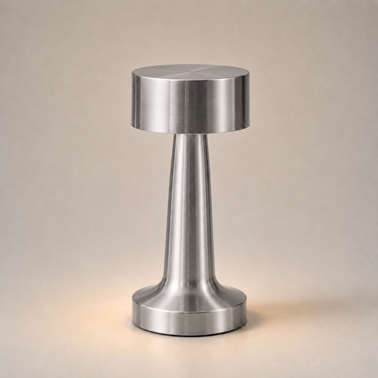 Vaelus Column | Architectural Cordless Task Light