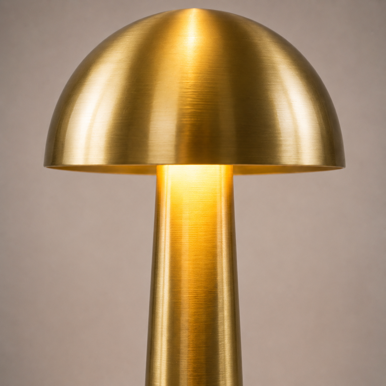 Vaelus Canopy | Slender Architectural Table Lamp