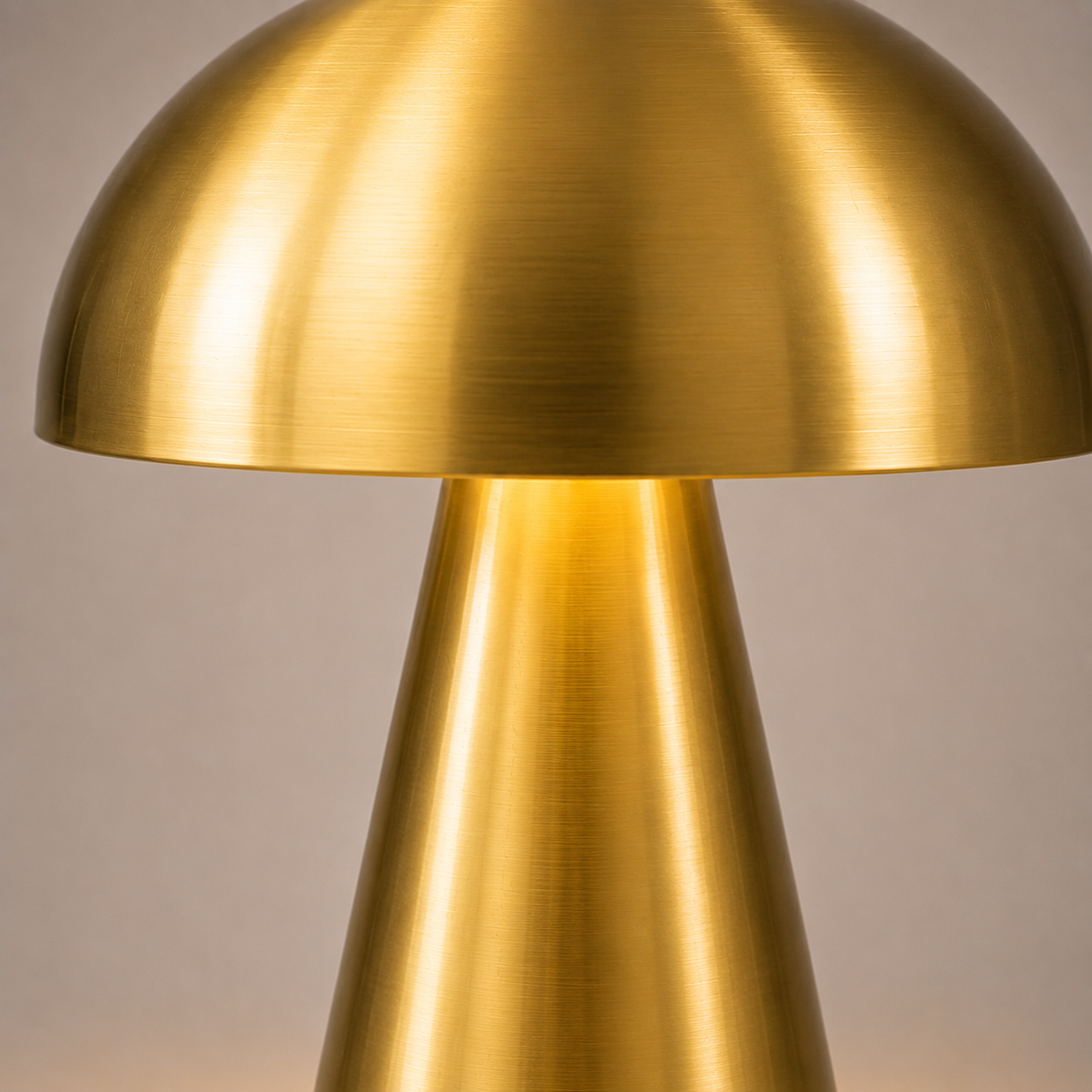 Vaelus Dome | Cordless Architectural Light